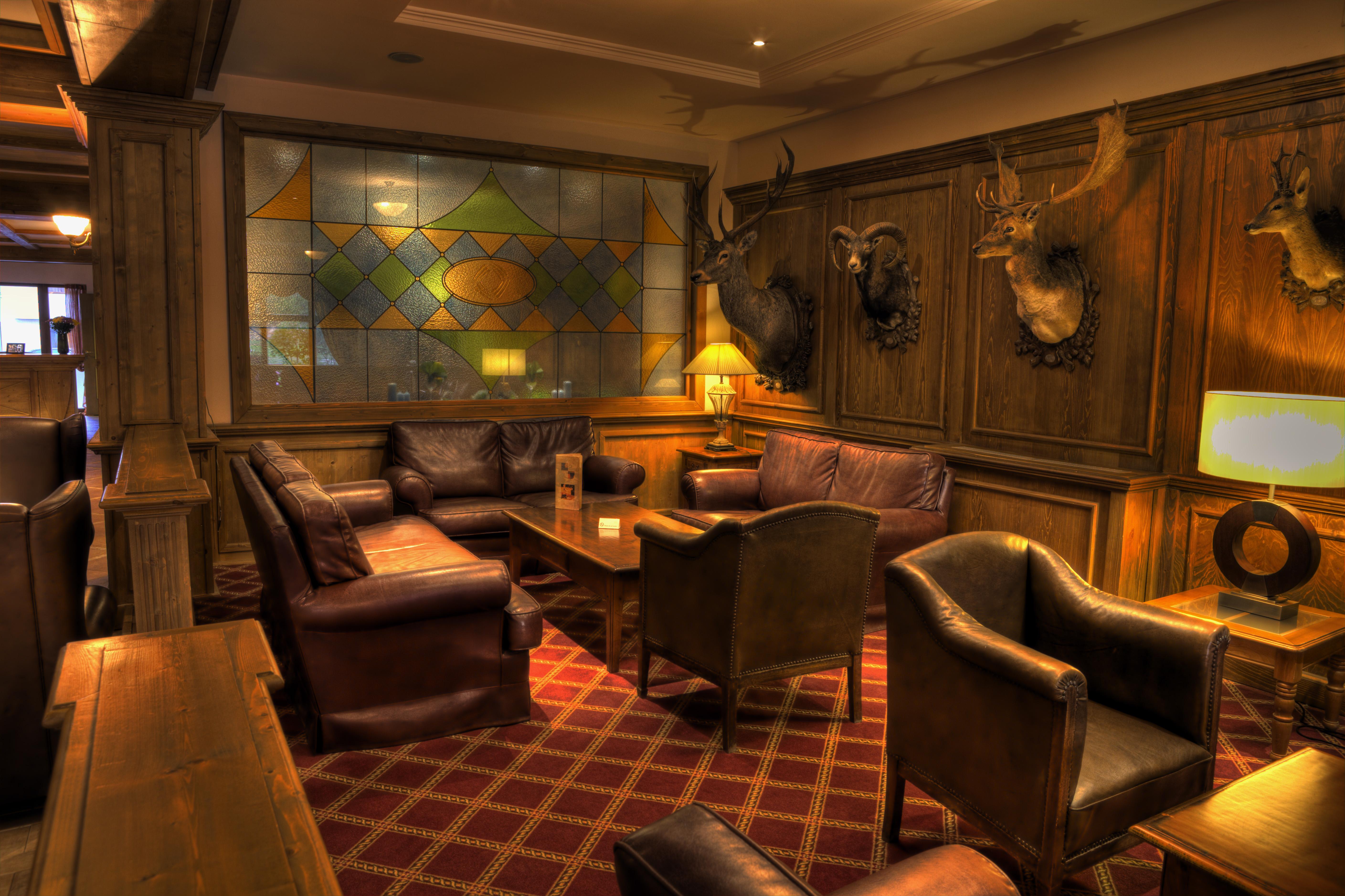 Kempinski Hotel Grand Arena Bansko Eksteriør billede The bar at the hotel