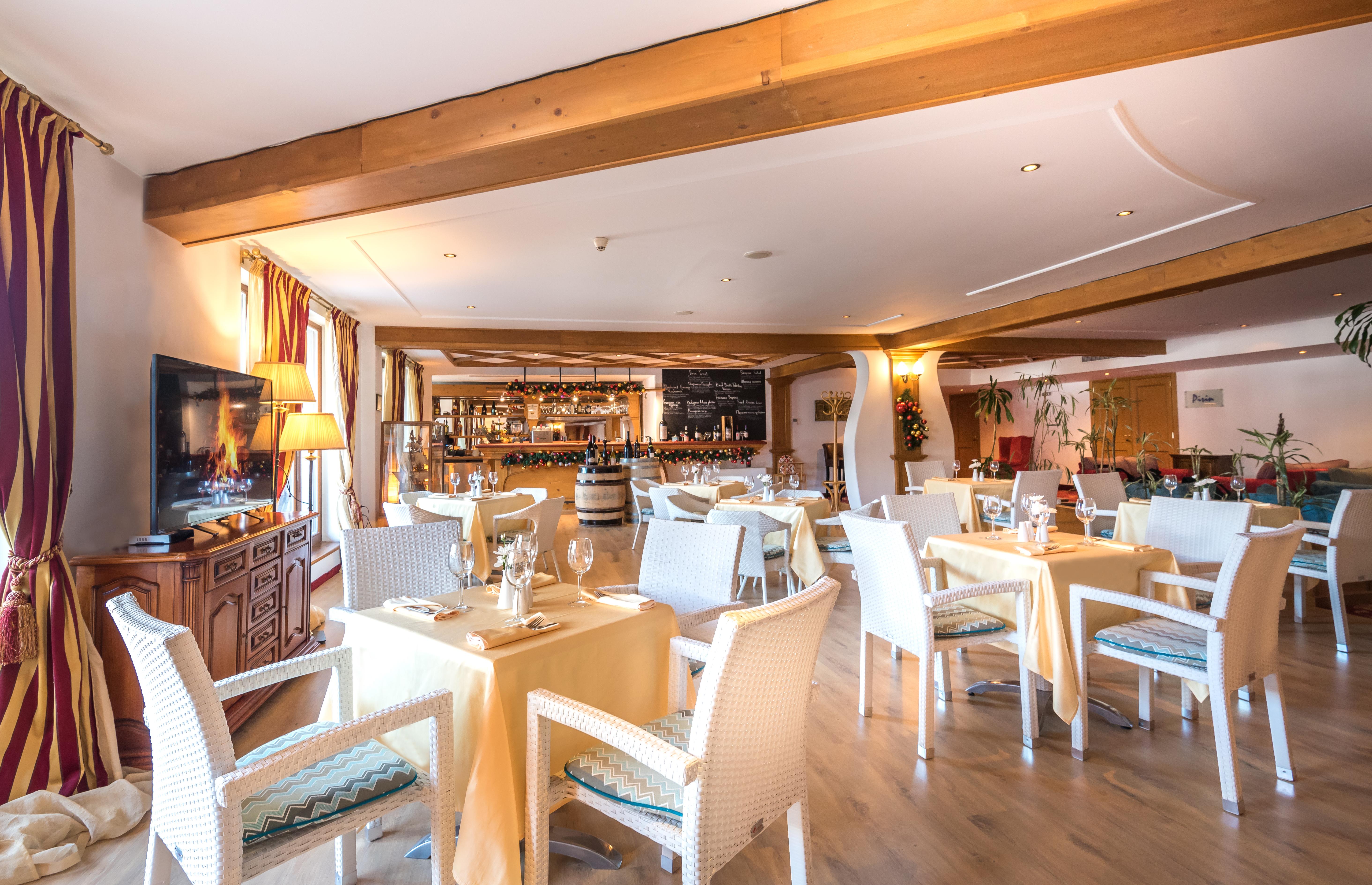Kempinski Hotel Grand Arena Bansko Eksteriør billede Restaurant
