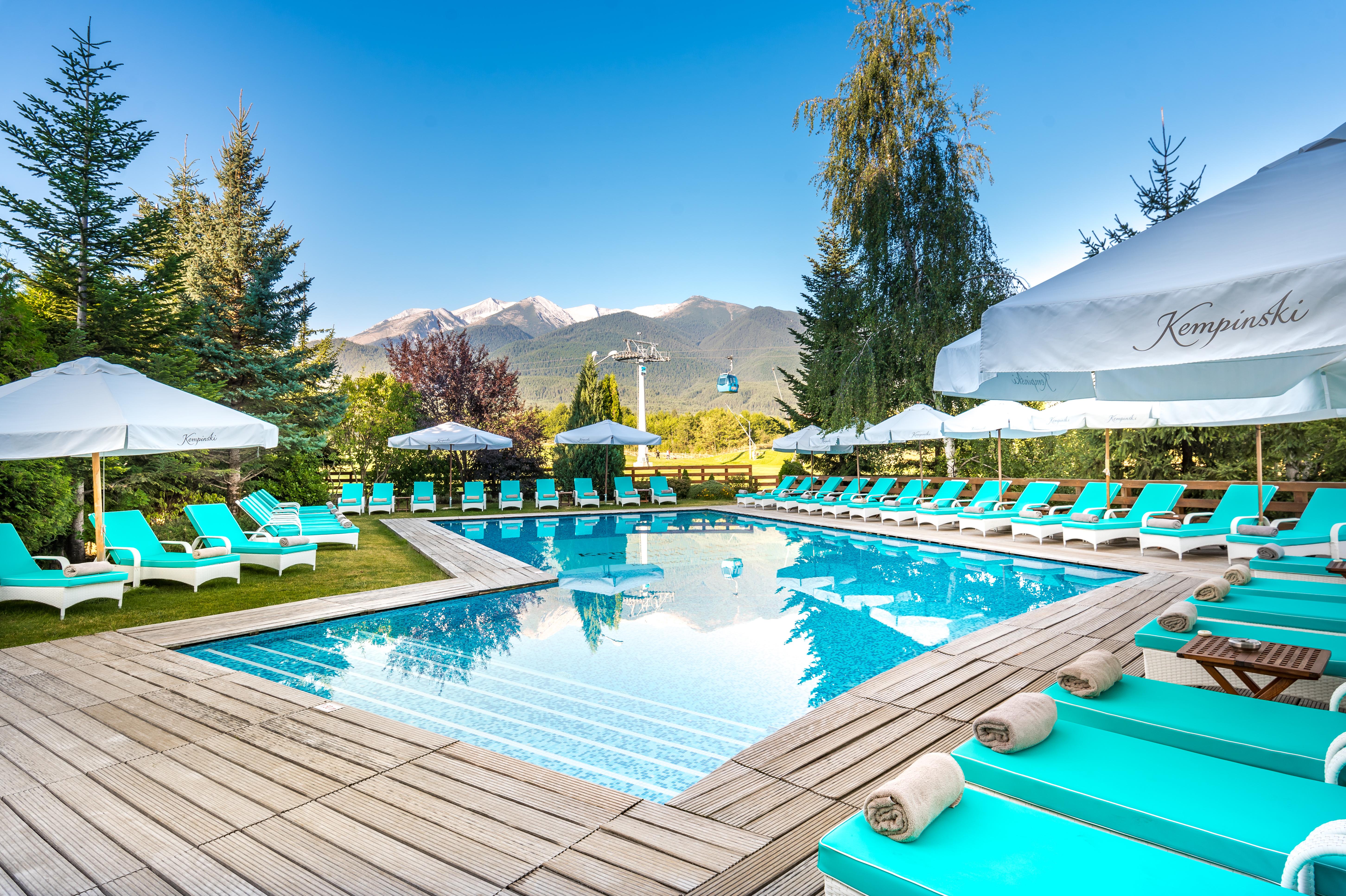 Kempinski Hotel Grand Arena Bansko Eksteriør billede The swimming pool at Kempinski Hotel, St. Moritz