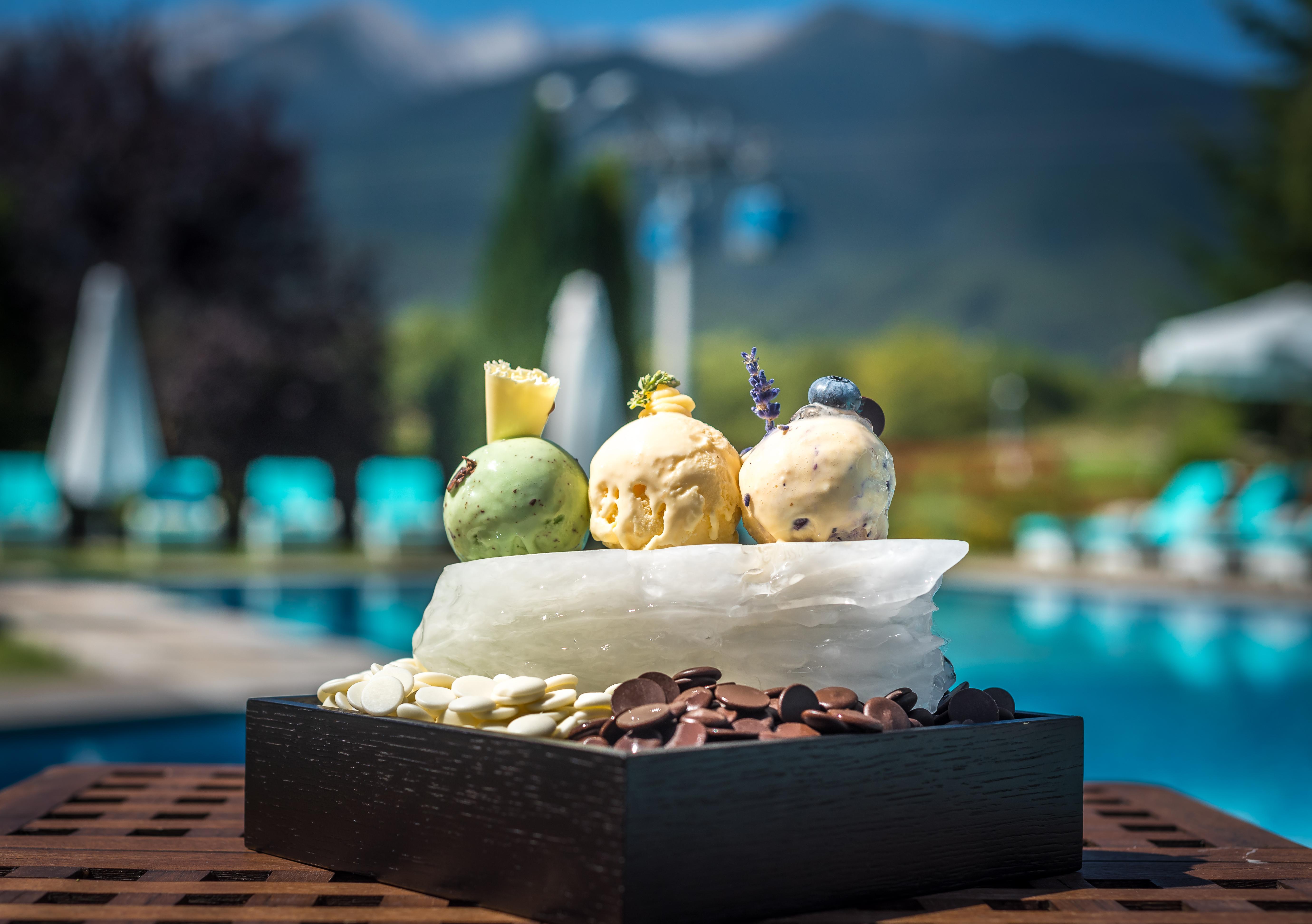 Kempinski Hotel Grand Arena Bansko Eksteriør billede Ice cream
