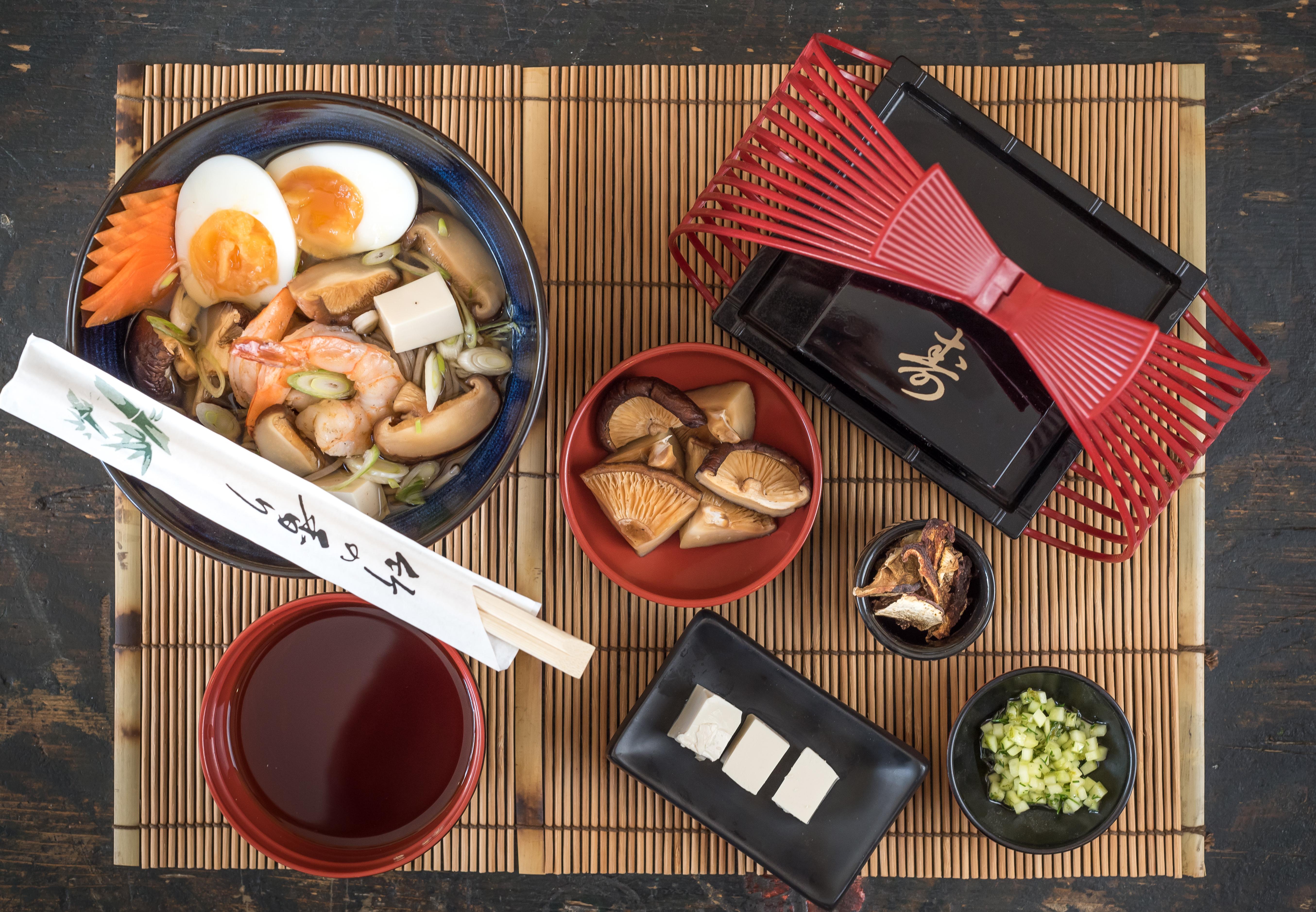 Kempinski Hotel Grand Arena Bansko Eksteriør billede A selection of Japanese food