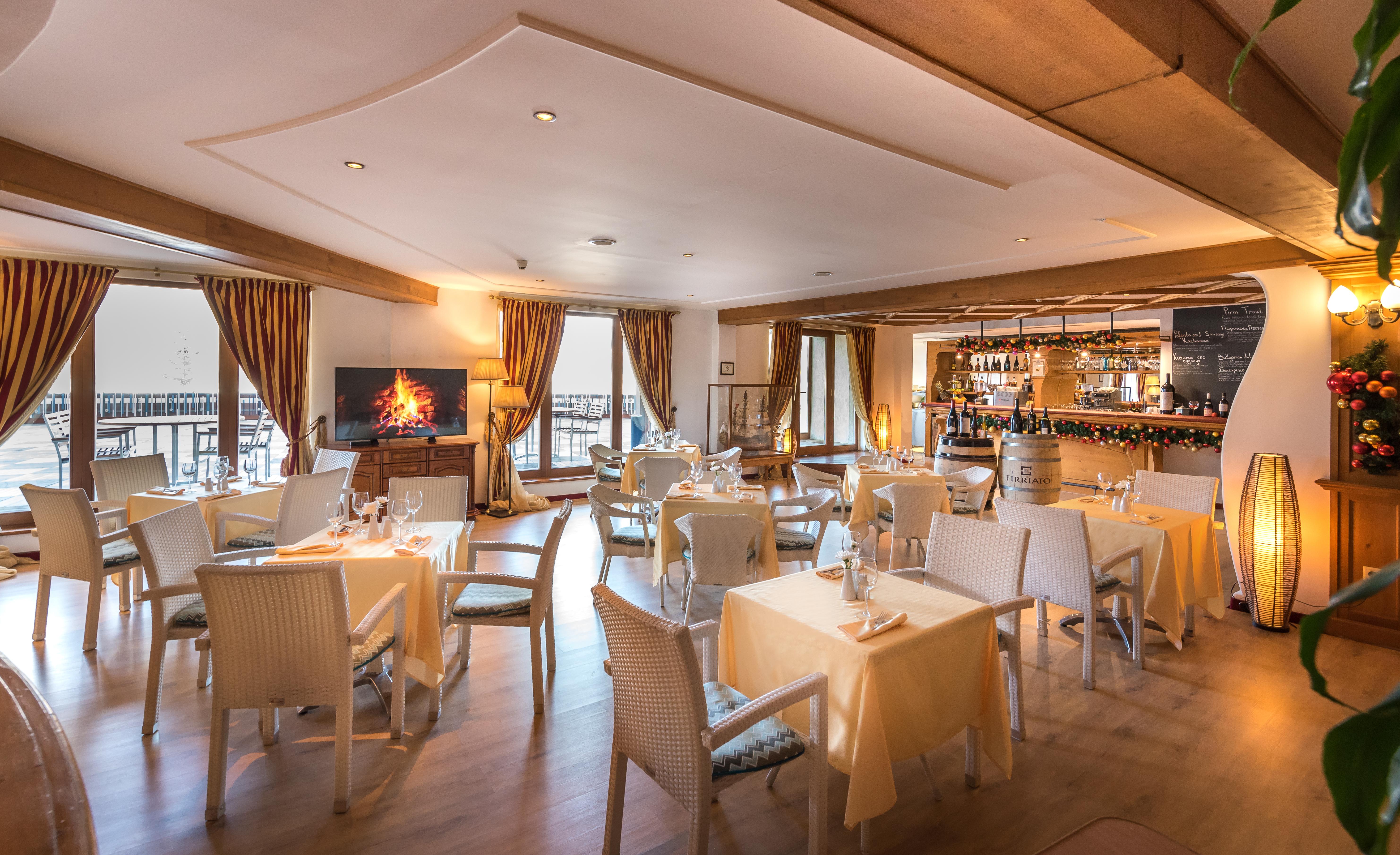 Kempinski Hotel Grand Arena Bansko Eksteriør billede Restaurant